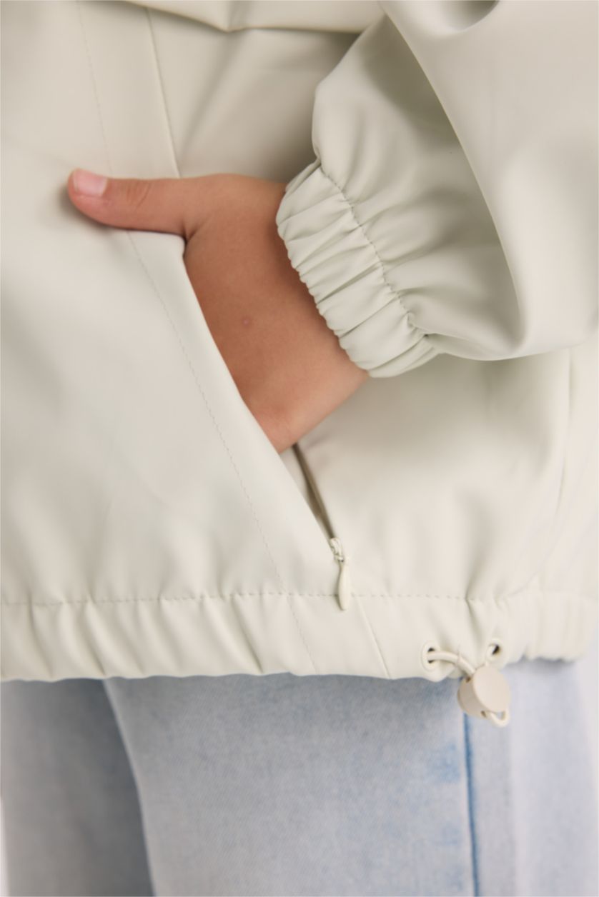 بناتي اللون الرملي جاكيت مطر بناتي وتر بروف بكابيشون