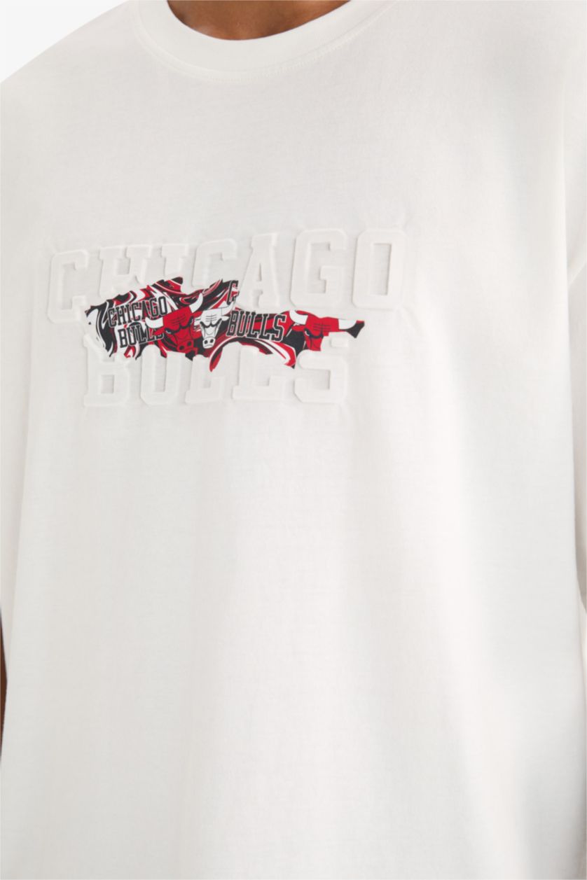 MAN Ecru DeFactoFit NBA Chicago Bulls Oversize Crew Neck T-Shirt