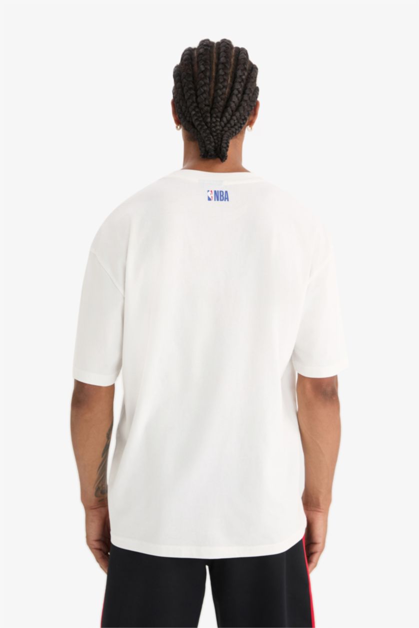 MAN Ecru DeFactoFit NBA Chicago Bulls Oversize Crew Neck T-Shirt