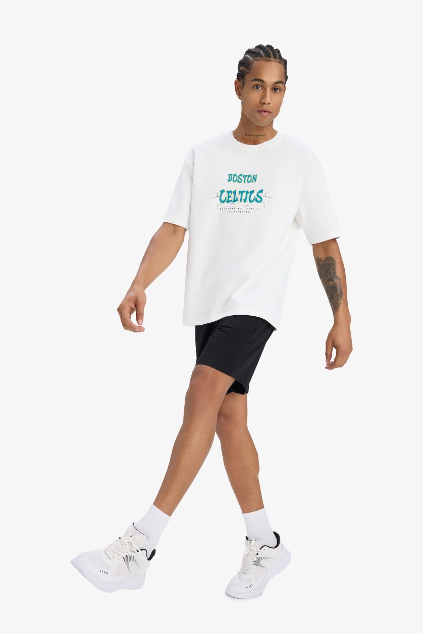 Erkek Ekru NBA Boston Celtics Oversize Geniş Kalıp Bisiklet Yaka Sırt Baskılı Kısa Kollu Tişört