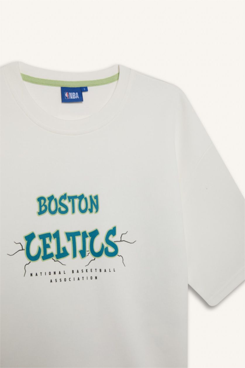 Erkek Ekru NBA Boston Celtics Oversize Geniş Kalıp Bisiklet Yaka Sırt Baskılı Kısa Kollu Tişört
