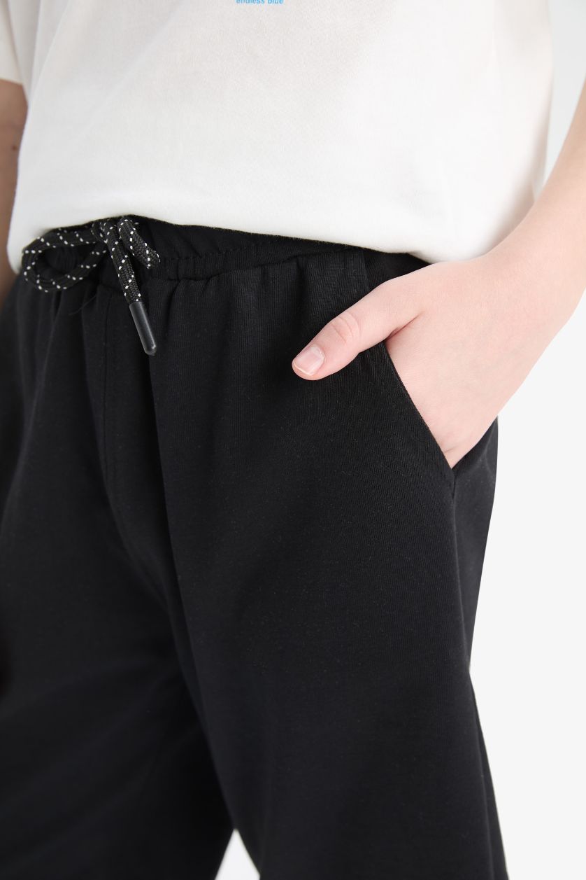 Erkek Çocuk - Genç Erkek Siyah Beli Lastikli Şort Erkek Çocuk