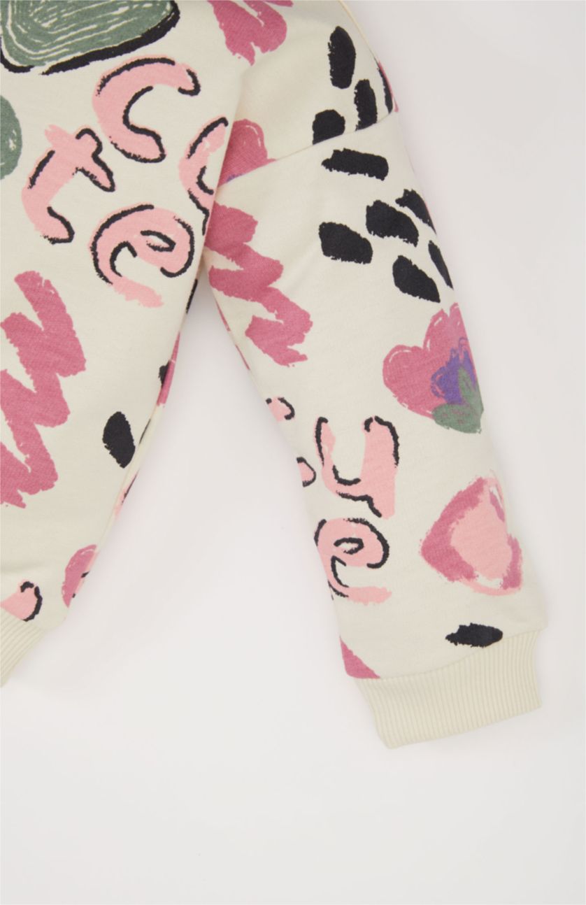 طفلة صغيرة بيج فاتح سويت شيرت بنات مطبوع قصة عادية برقبة مستديرة