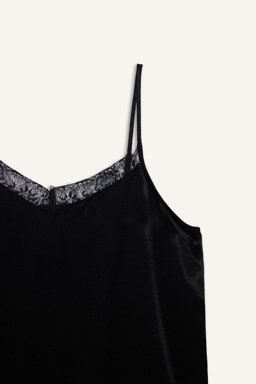 Kadın Siyah Basıc V Yaka Saten Askılı Bluz