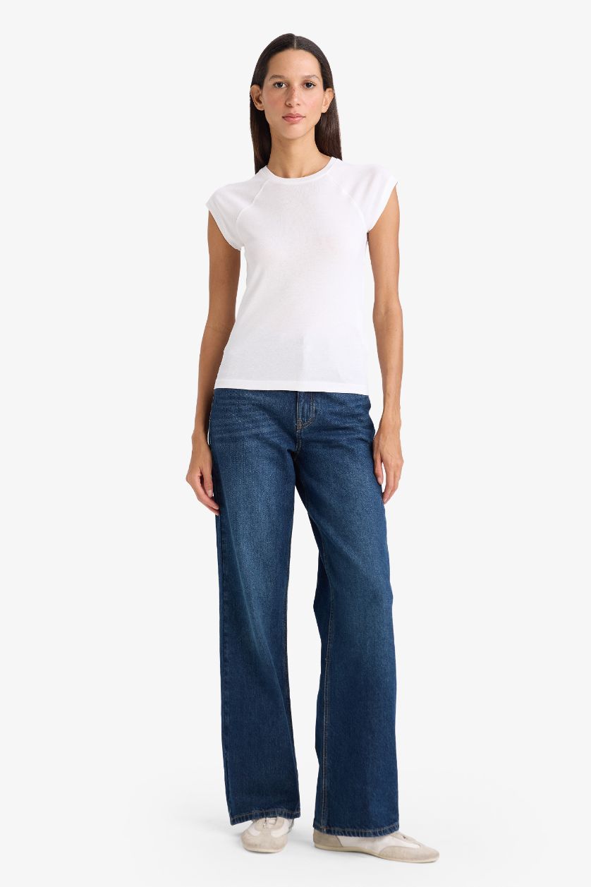 Әйелдерге ақ Slim Fit дөңгелек жағалы негізгі тегіс рибана қысқа жеңді футболка