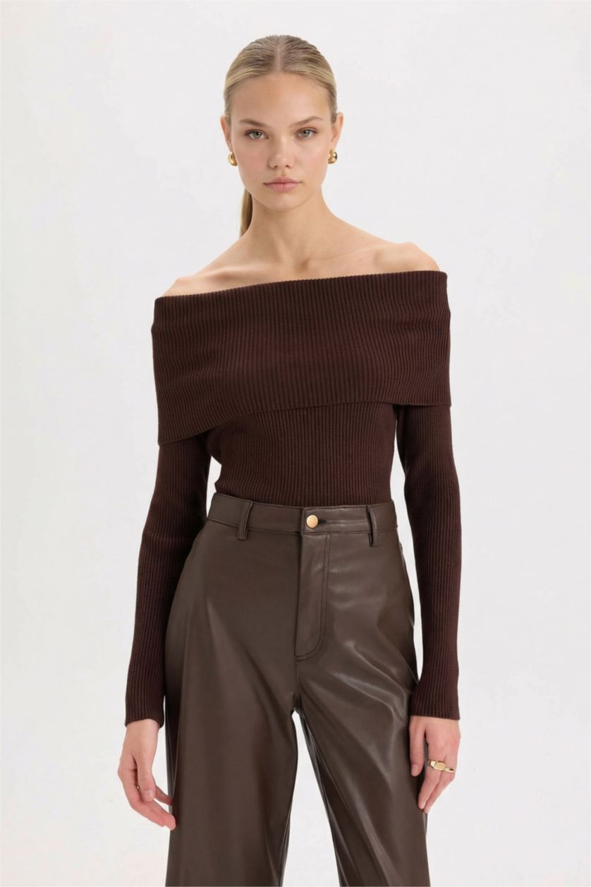 Kadın Kahve Fitted Omuzu Açık Fitilli Kaşkorse Triko Bluz