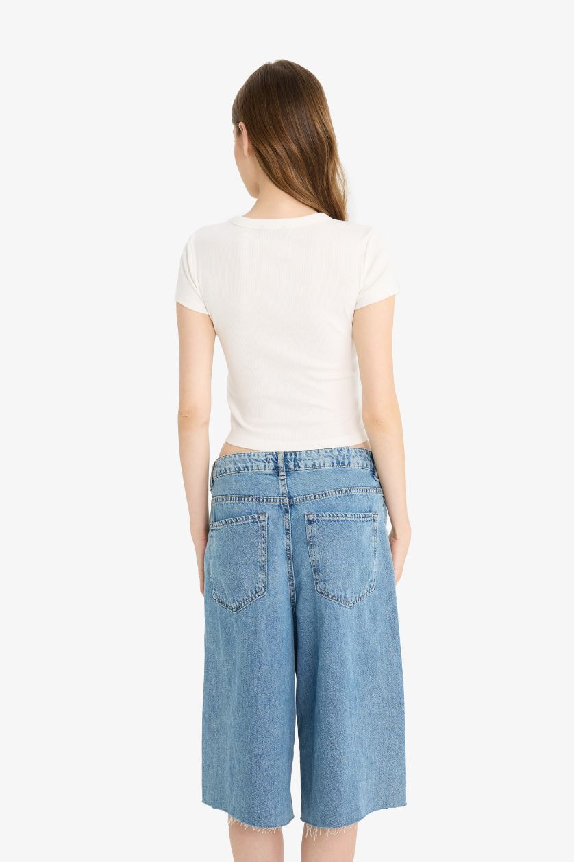 Kadın Kırık Beyaz Fitted Bisiklet Yaka Basic Düz Fitilli Kaşkorse Kısa Kollu Beyaz Tişört