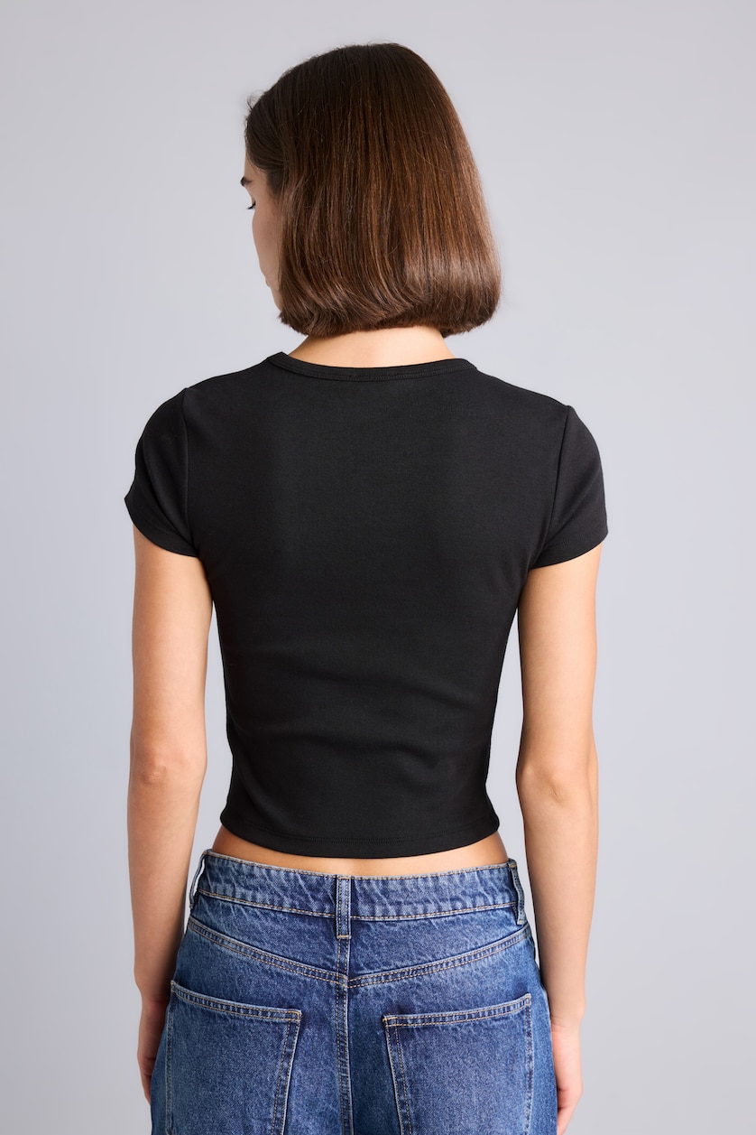 Kadın Siyah Fitted Bisiklet Yaka Ribana Basic Tişört