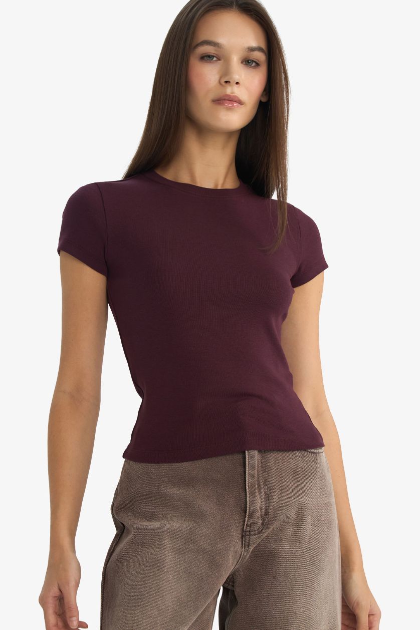 Woman Bordeaux Slim Fit Crew Neck Ribbed Short Sleeve T-Shirt