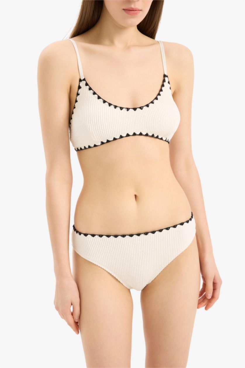 Kadın Kırık Beyaz Regular Fit Bürümcük Bikini Altı