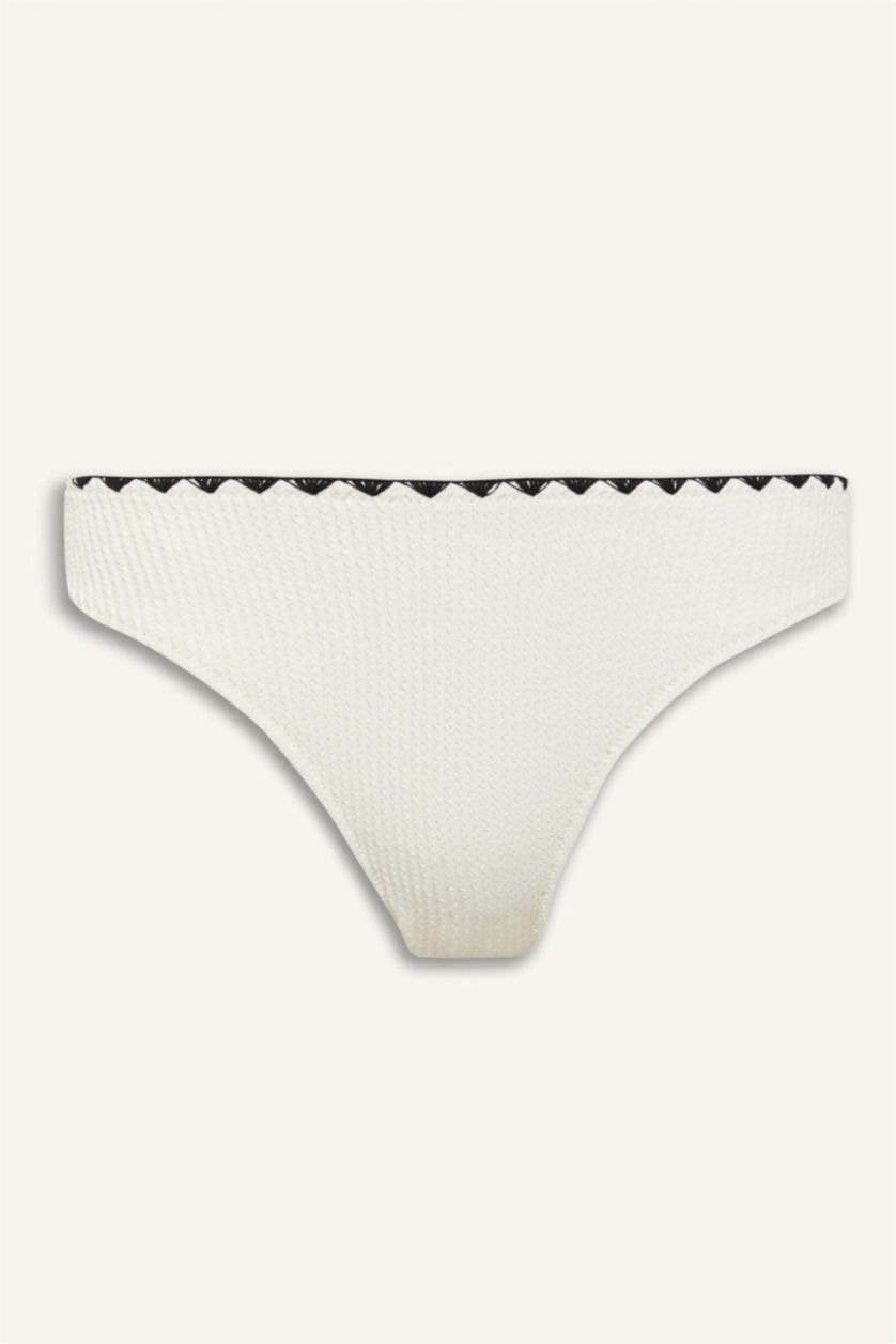 Kadın Kırık Beyaz Regular Fit Bürümcük Bikini Altı