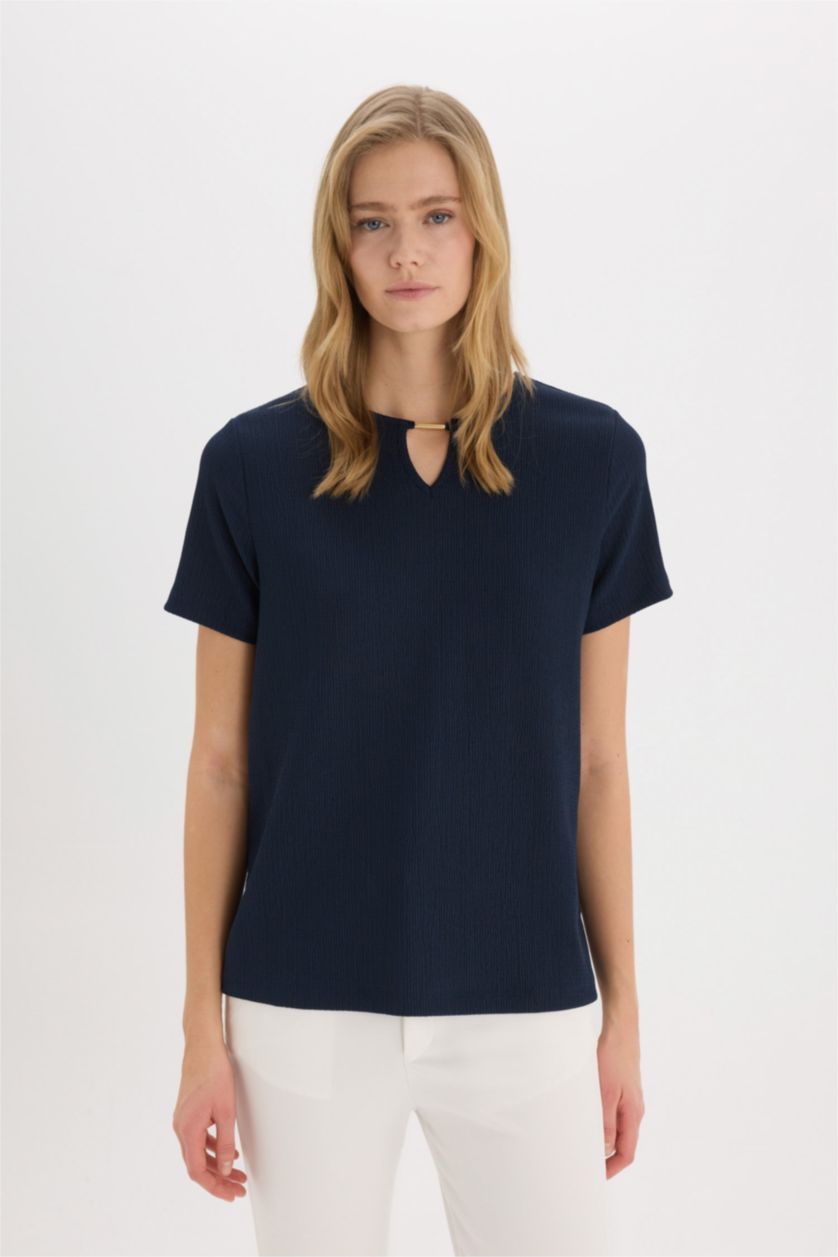 Kadın Lacivert Regular Fit Apaş Yaka Basic Düz Bürümcük Kısa Kollu Tişört