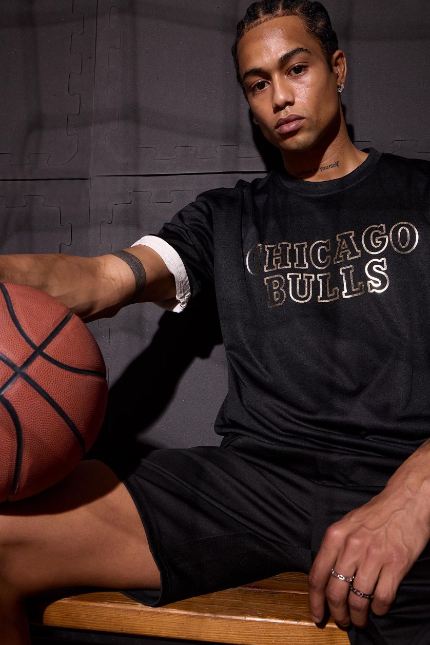 Erkek Siyah NBA Chicago Bulls Oversize Geniş Kalıp Bisiklet Yaka Sırt Baskılı Kısa Kollu Tişört