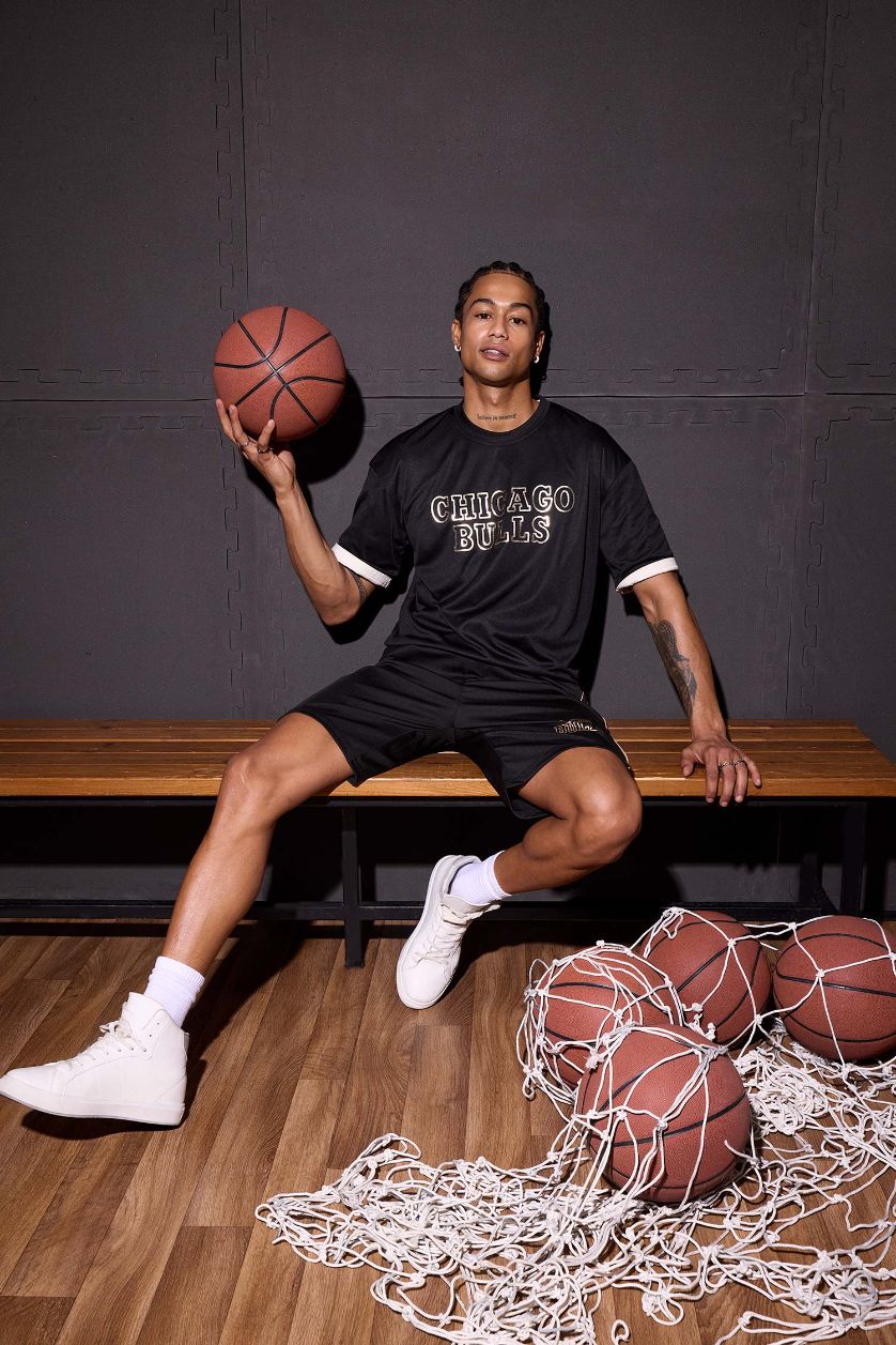 Erkek Siyah NBA Chicago Bulls Oversize Geniş Kalıp Bisiklet Yaka Sırt Baskılı Kısa Kollu Tişört