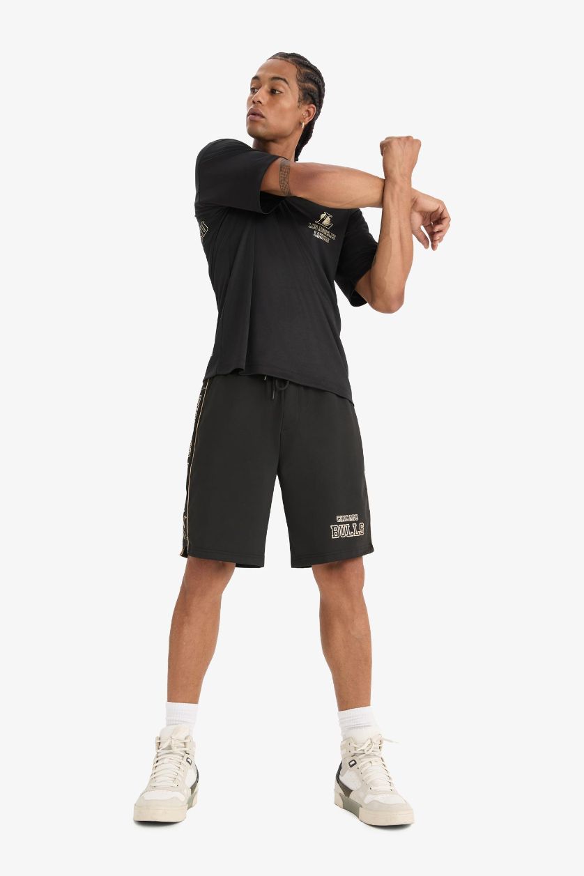 Erkek Siyah NBA Chicago Bulls Standart Fit Kısa Paça Şort