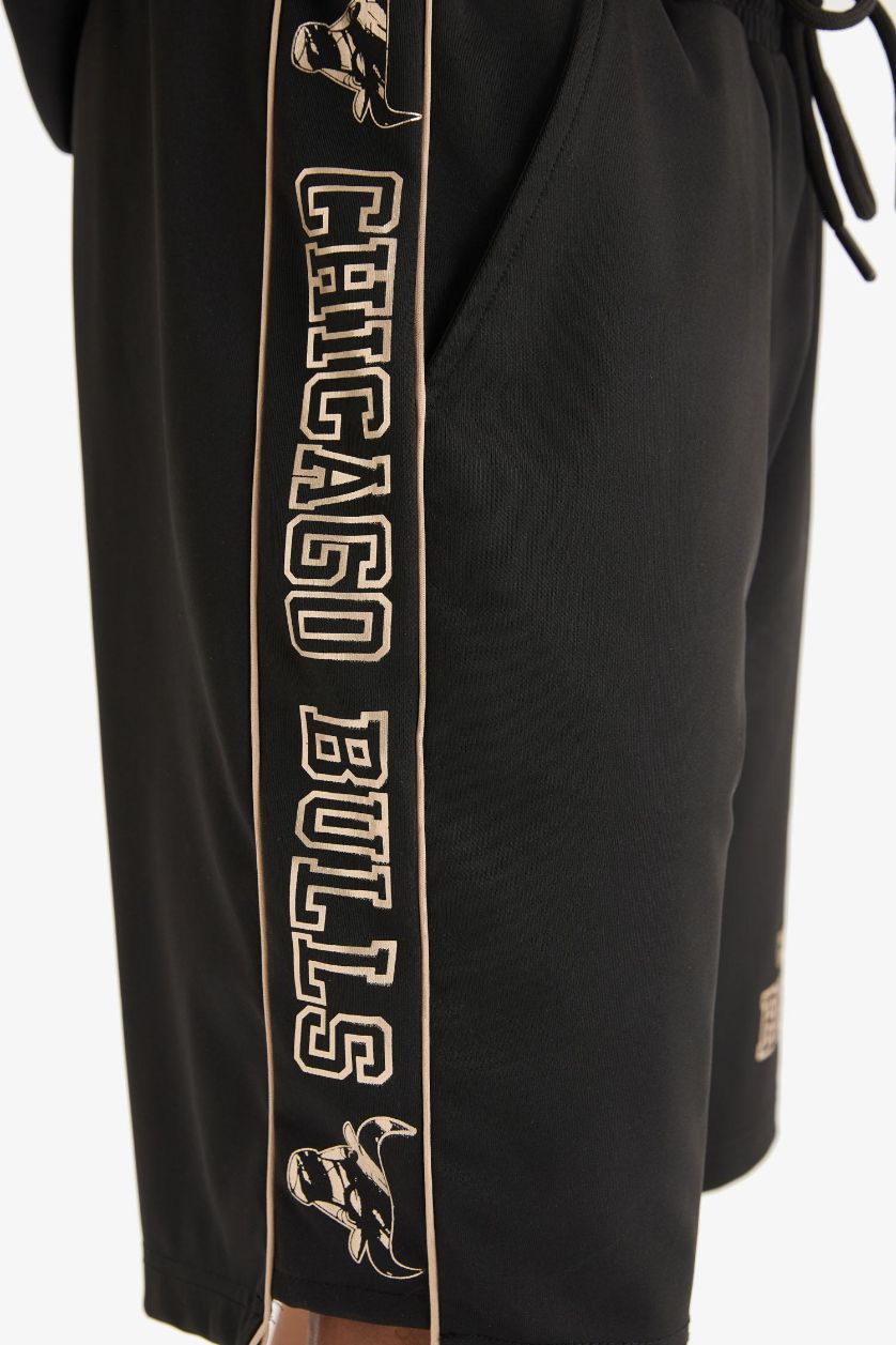 Erkek Siyah NBA Chicago Bulls Standart Fit Kısa Paça Şort