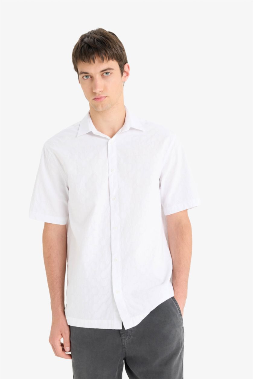 Erkek Beyaz %100 Pamuk Regular Fit Jakarlı Kısa Kollu Gömlek