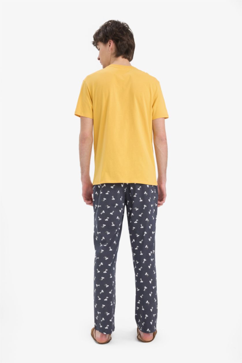 Man Yellow Snoopy Regular Fit Short Sleeve 2 Piece Set