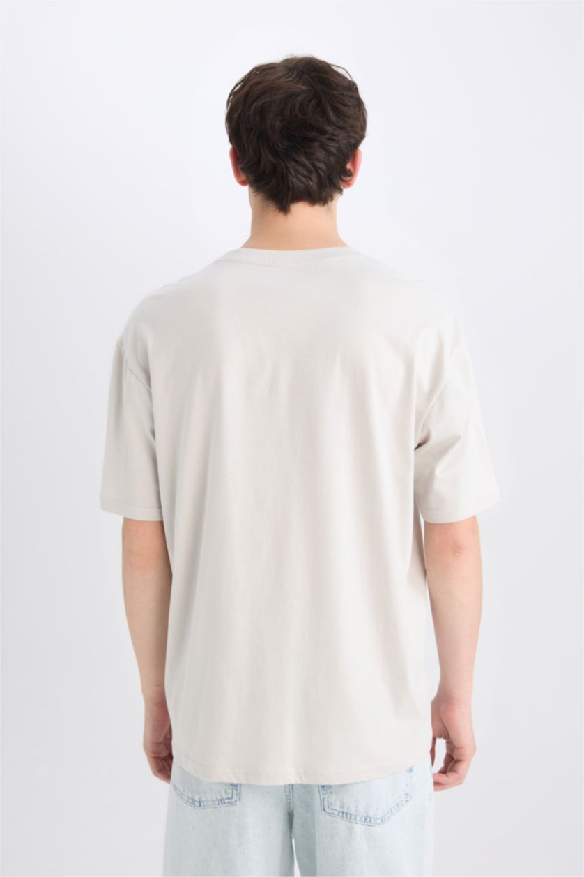 رجال رمادي فاتح تيشيرت نص كم أوفر سايز مطبوع برقبة مستديرة