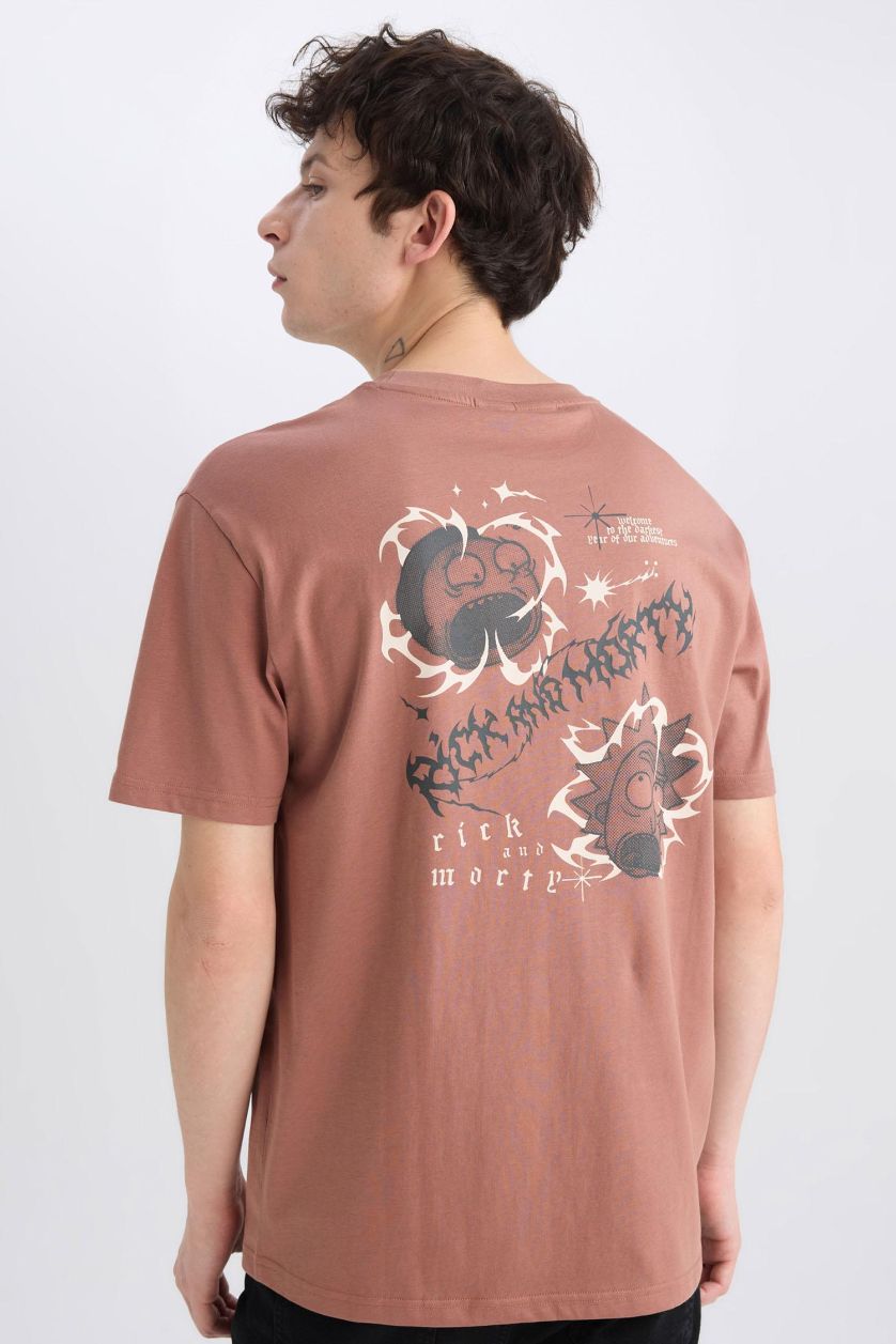 Erkek Açık Kahve %100 Pamuk Rick and Morty Regular Fit Bisiklet Yaka Sırt Baskılı Kısa Kollu Tişört