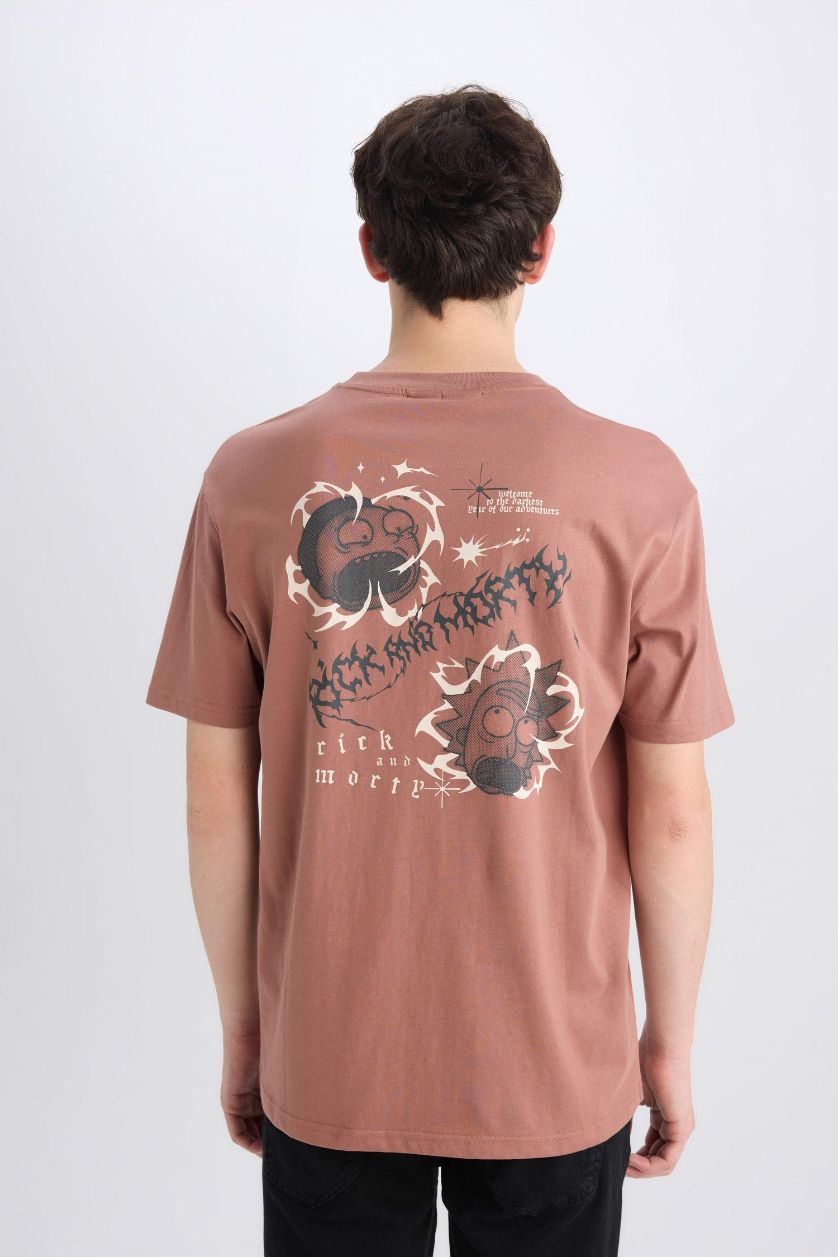 Erkek Açık Kahve %100 Pamuk Rick and Morty Regular Fit Bisiklet Yaka Sırt Baskılı Kısa Kollu Tişört