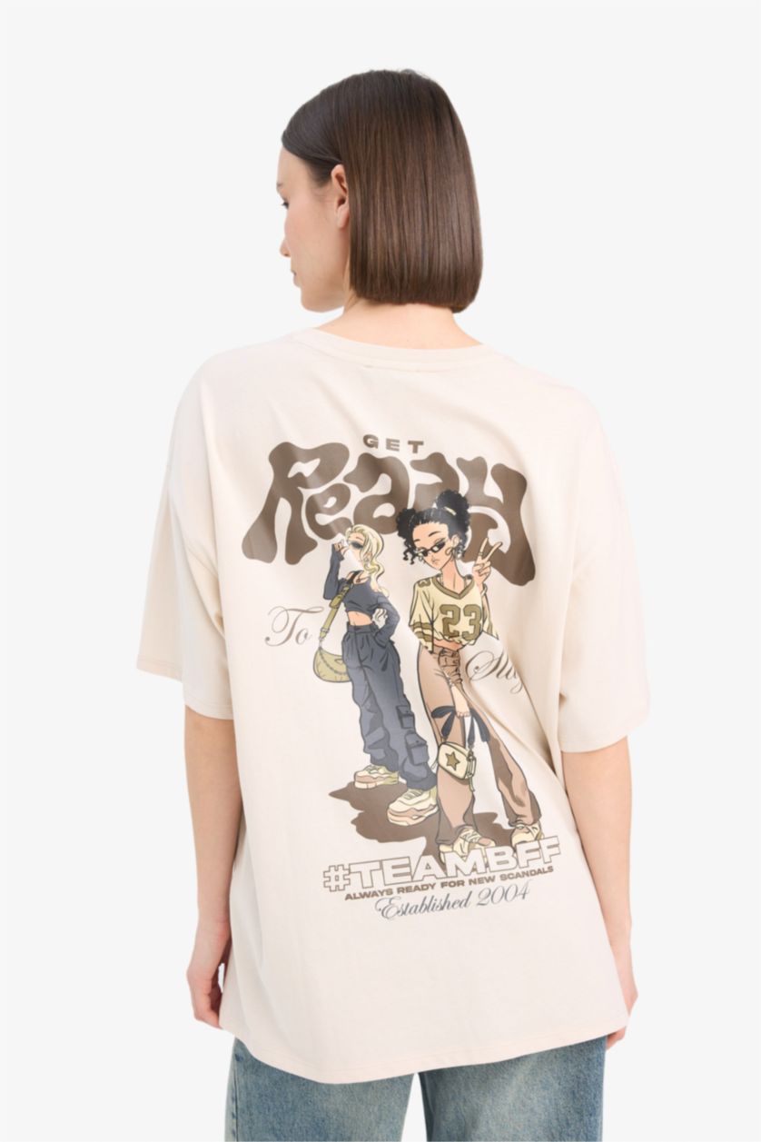 Kadın Bej Oversize Geniş Kalıp Bisiklet Yaka Sırt Baskılı Kısa Kollu Tişört