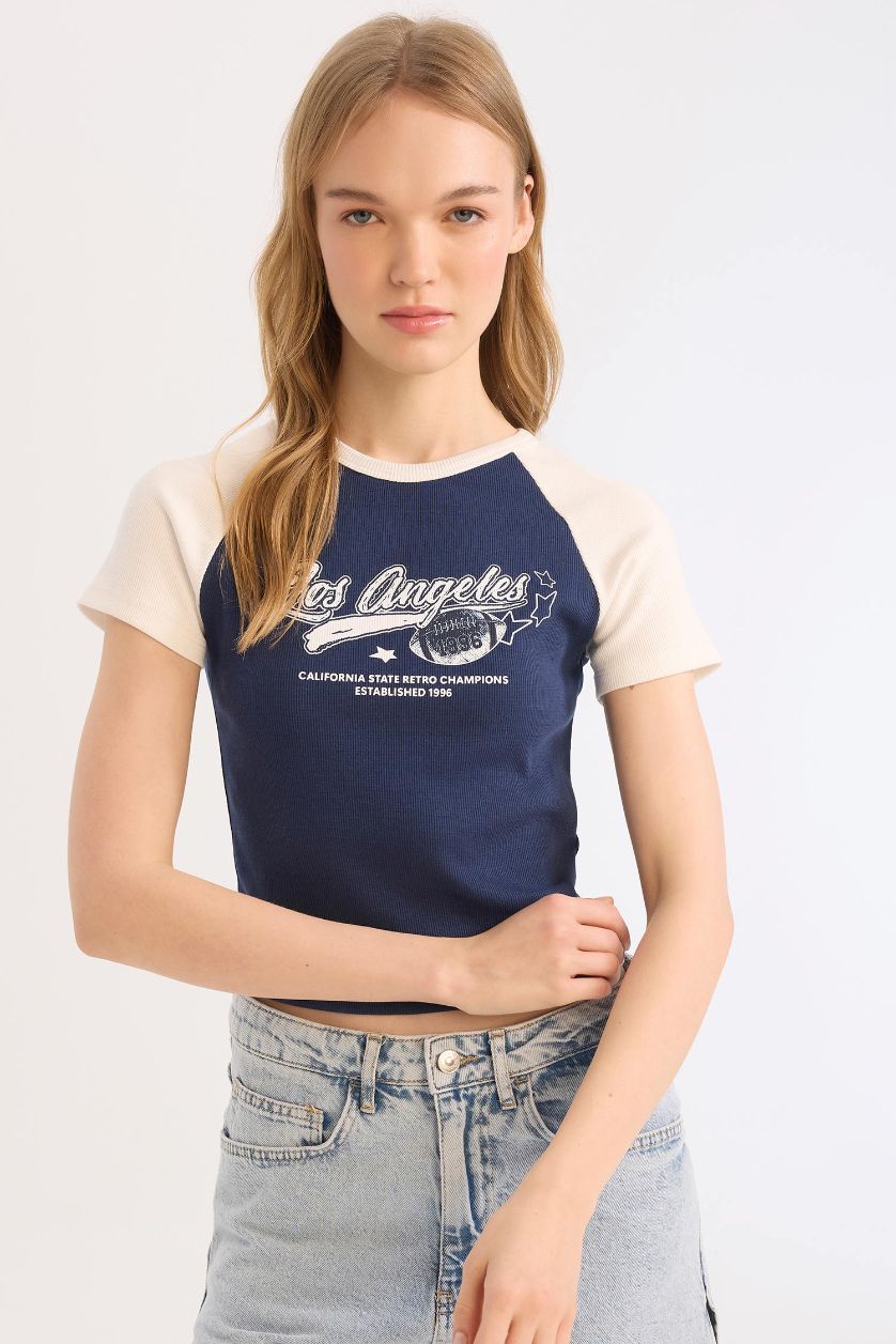 Kadın Lacivert Fitted Bisiklet Yaka Baskılı Fitilli Kaşkorse Kısa Kollu Tişört