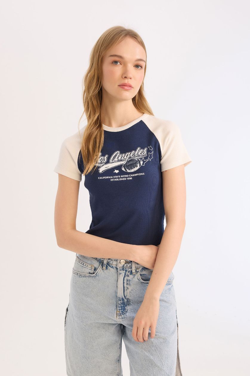 Kadın Lacivert Fitted Bisiklet Yaka Baskılı Fitilli Kaşkorse Kısa Kollu Tişört