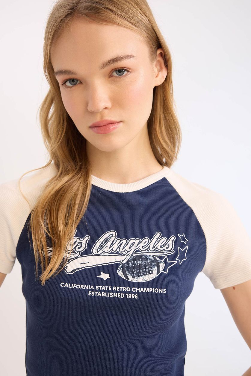 Kadın Lacivert Fitted Bisiklet Yaka Baskılı Fitilli Kaşkorse Kısa Kollu Tişört