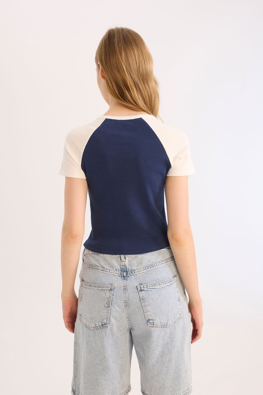 Kadın Lacivert Fitted Bisiklet Yaka Baskılı Fitilli Kaşkorse Kısa Kollu Tişört