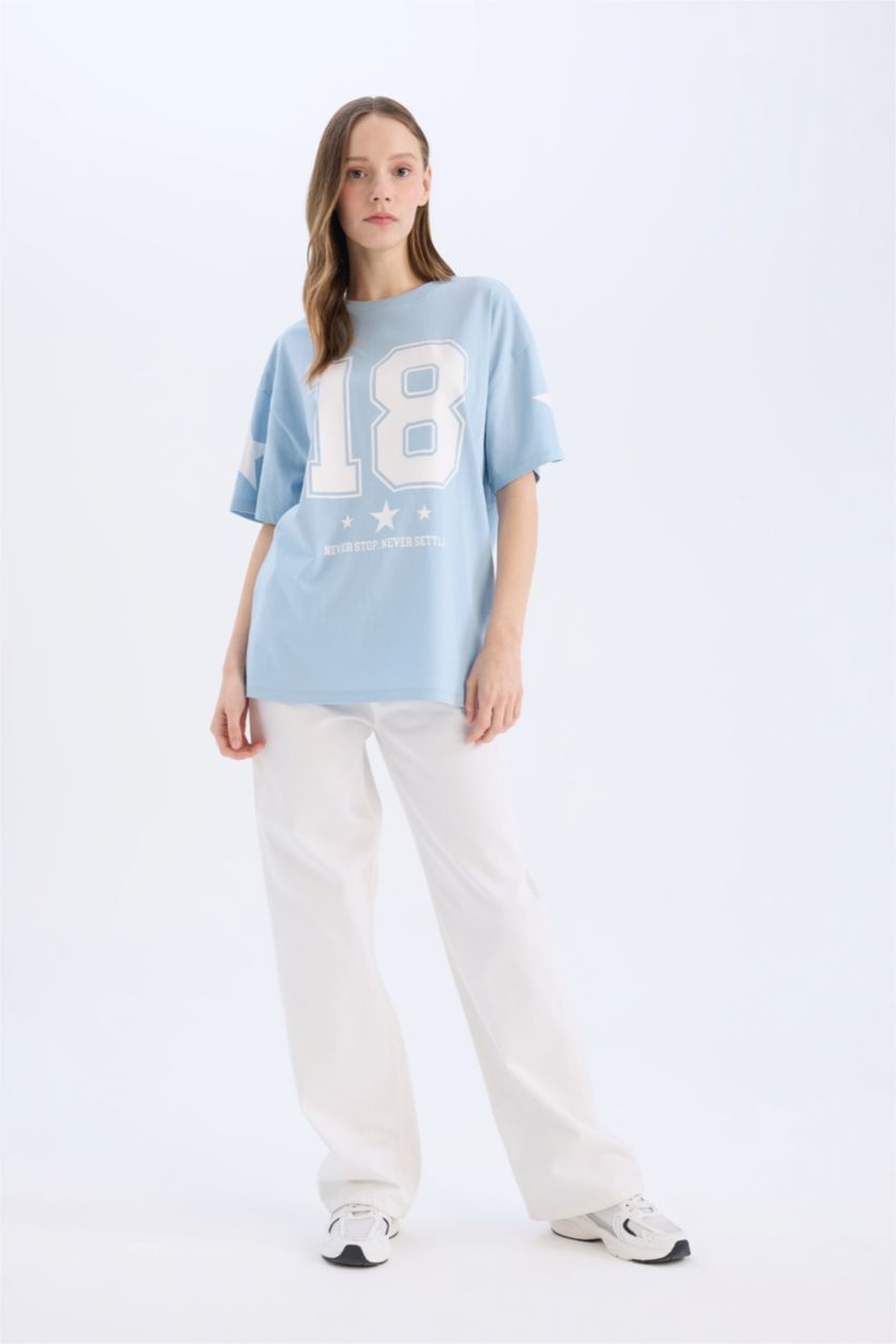 نساء أزرق فاتح تيشيرت نص كم اوفر سايز مطبوع  برقبة مستديرة