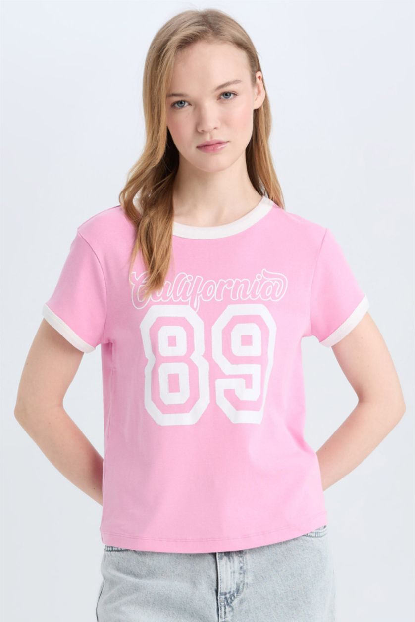 Kadın Pembe Regular Fit Bisiklet Yaka Baskılı Ribana Kısa Kollu Tişört