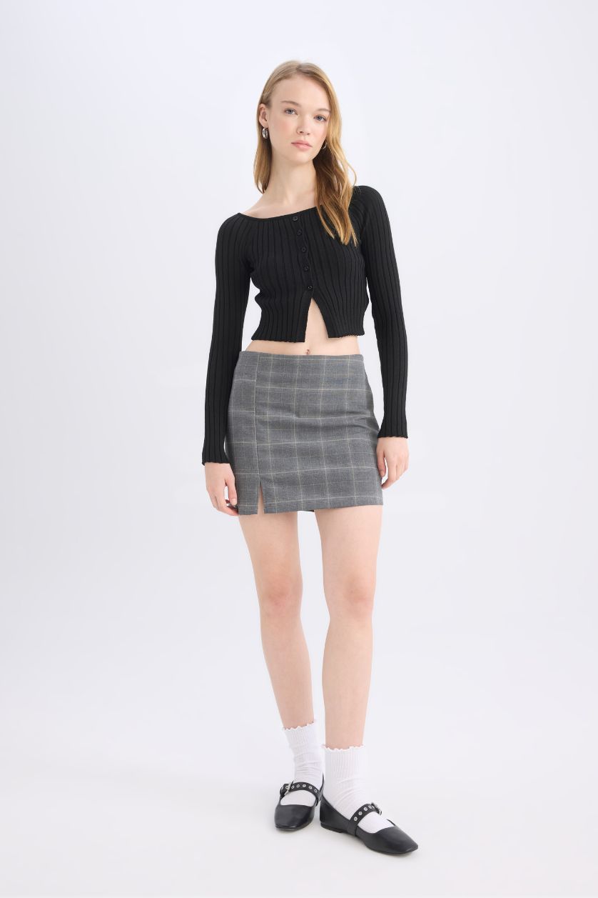 Kadın Siyah Fitted Açık Omuz Crop Siyah Triko Kazak