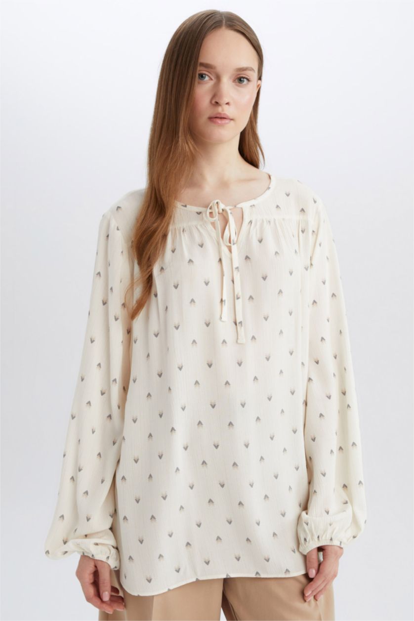 Женщины Бежевый Приталенный блестящий блуз с длинным рукавом и апаш воротником