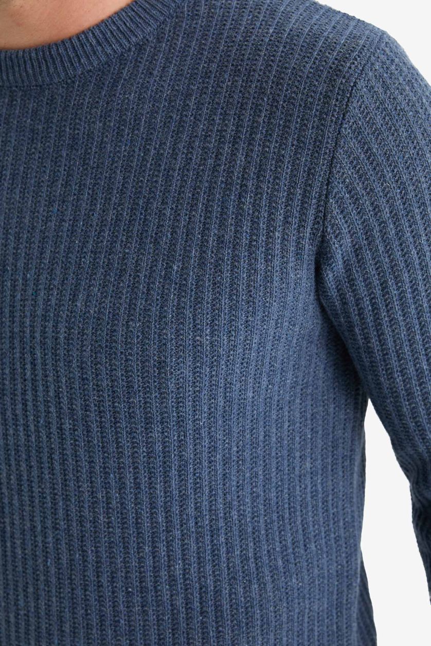 Erkek Açık İndigo Standart Fit Bisiklet Yaka Basic Dokulu Triko Kazak