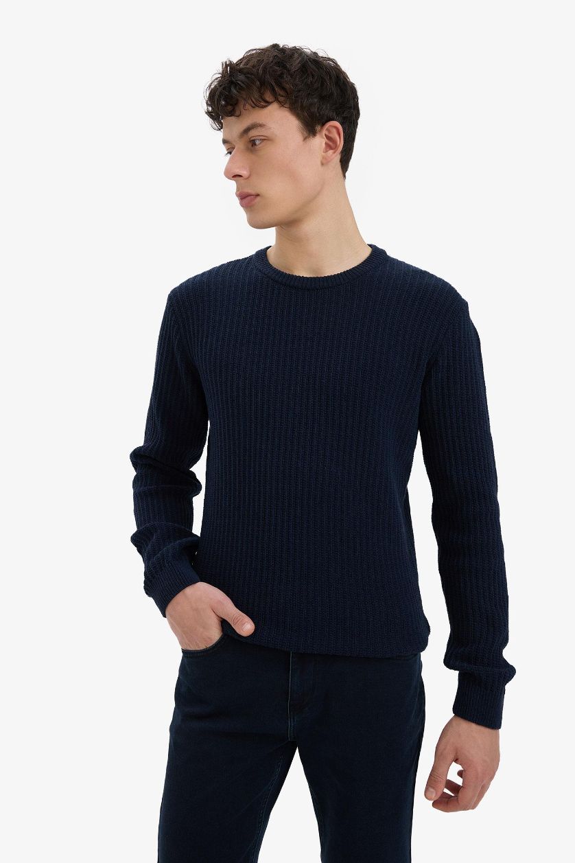Man NAVY Standard Fit Crew Neck Knitwear Pullover