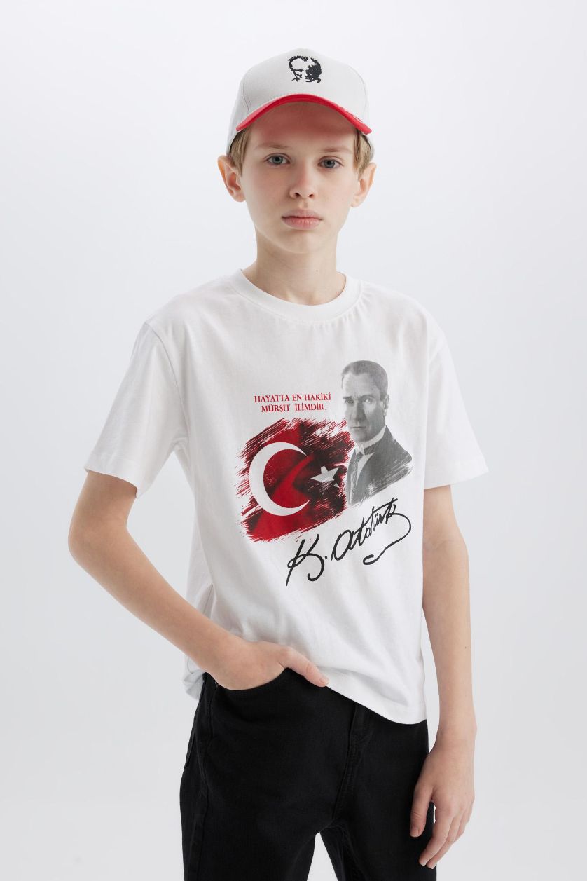 Erkek Çocuk - Genç Erkek Beyaz Bisiklet Yaka Atatürk Baskılı Kısa Kollu Tişört Erkek Çocuk
