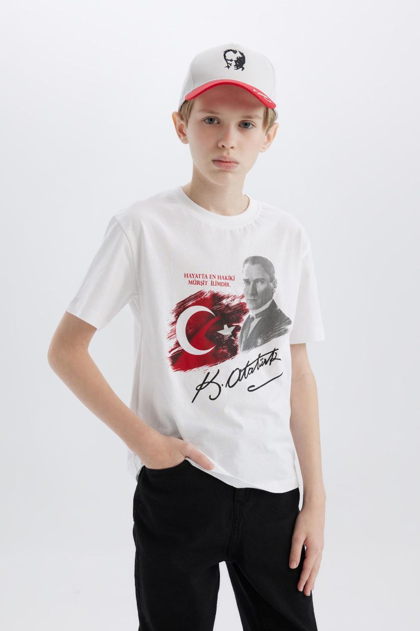 Erkek Çocuk - Genç Erkek Beyaz Bisiklet Yaka Atatürk Baskılı Kısa Kollu Tişört Erkek Çocuk