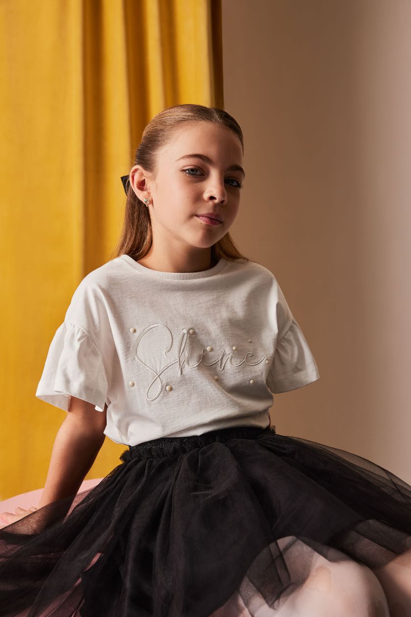 بنات اوف وايت تيشيرت بناتي نص ردن بطبعة شعار قصة عادية