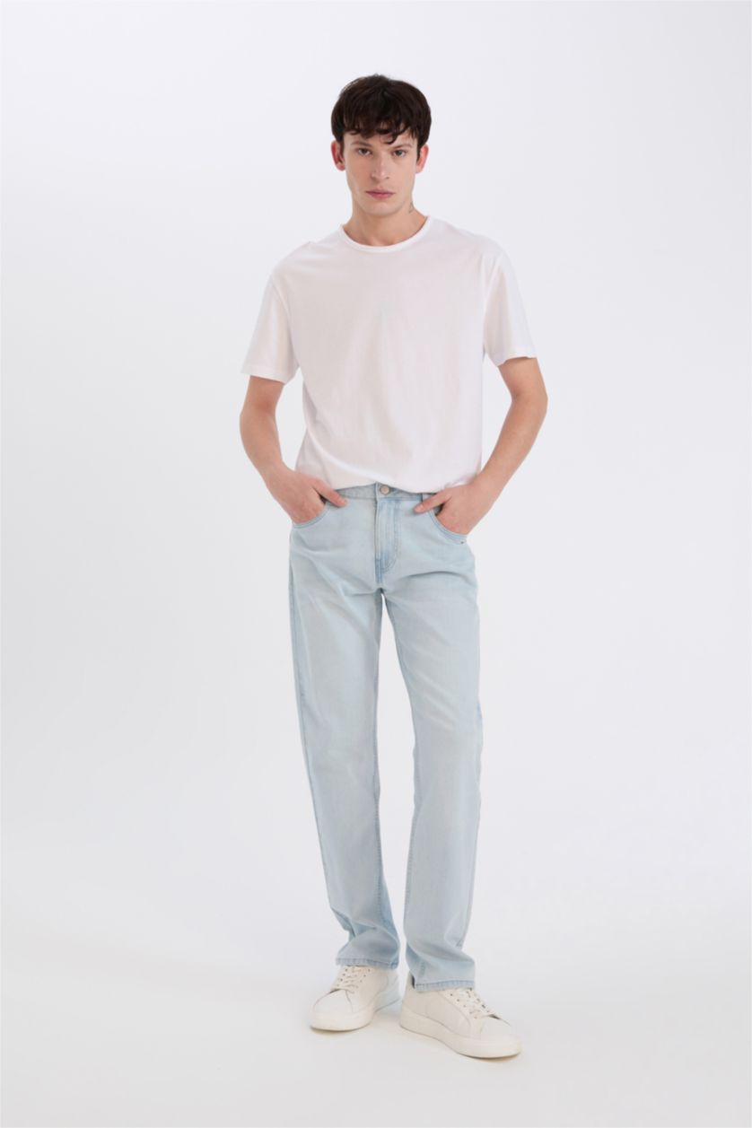 MAN Ice Blue Sergio Regular Fit Normal Waist Straight Leg Jeans