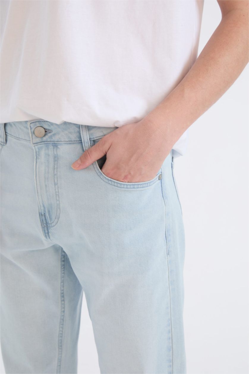 MAN Ice Blue Sergio Regular Fit Normal Waist Straight Leg Jeans