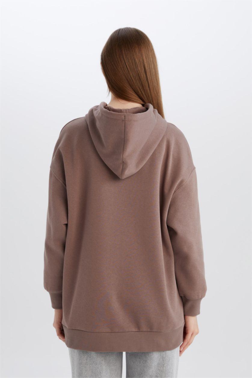 Kadın Açık Kahve Relax Fit Kapüşonlu Baskılı İçi Yumuşak Tüylü Kalın Sweatshirt Tunik