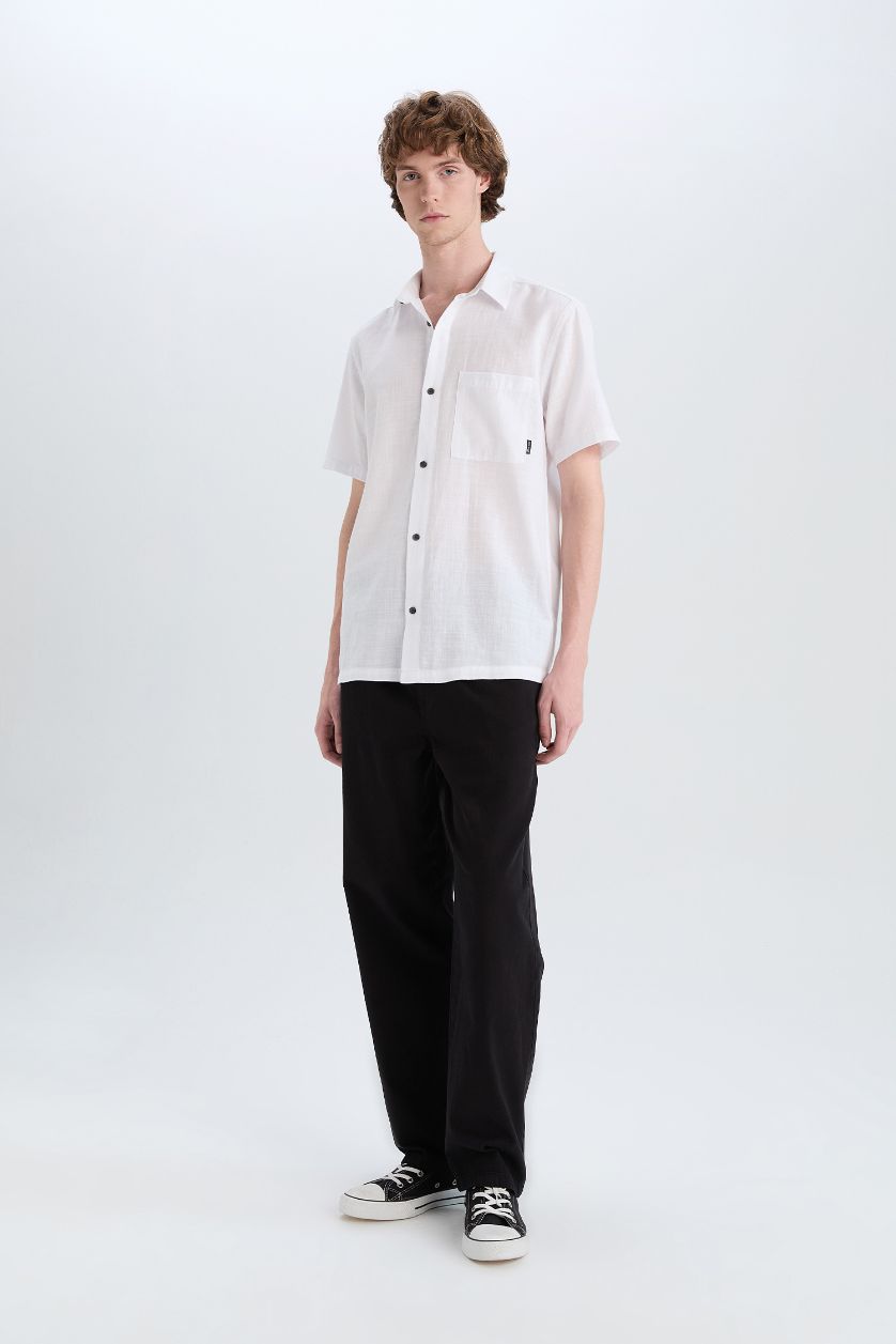 Erkek Beyaz %100 Pamuk Slim Fit Dar Kesim Basic Düz Kısa Kollu Gömlek