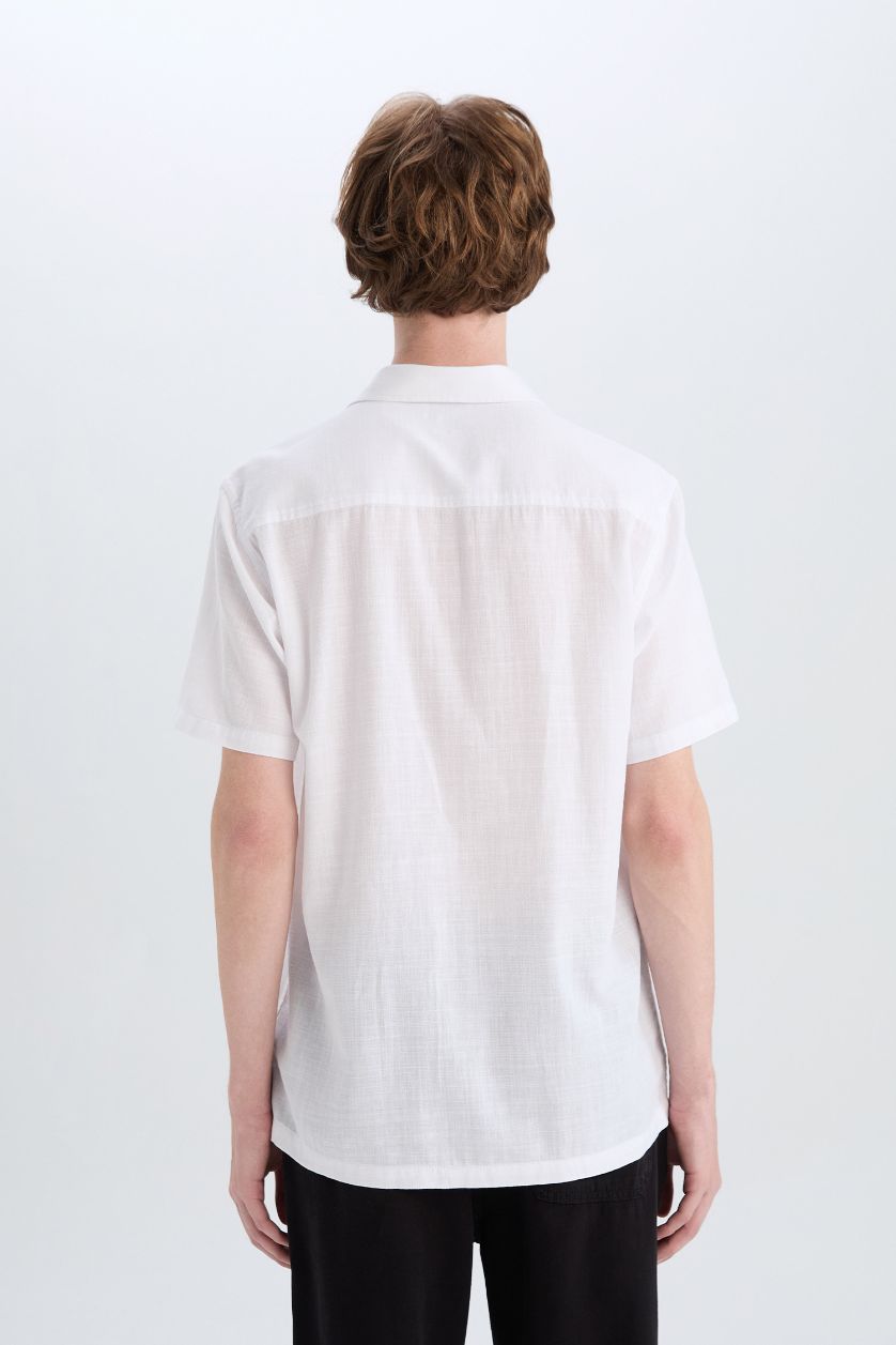 Erkek Beyaz %100 Pamuk Slim Fit Dar Kesim Basic Düz Kısa Kollu Gömlek