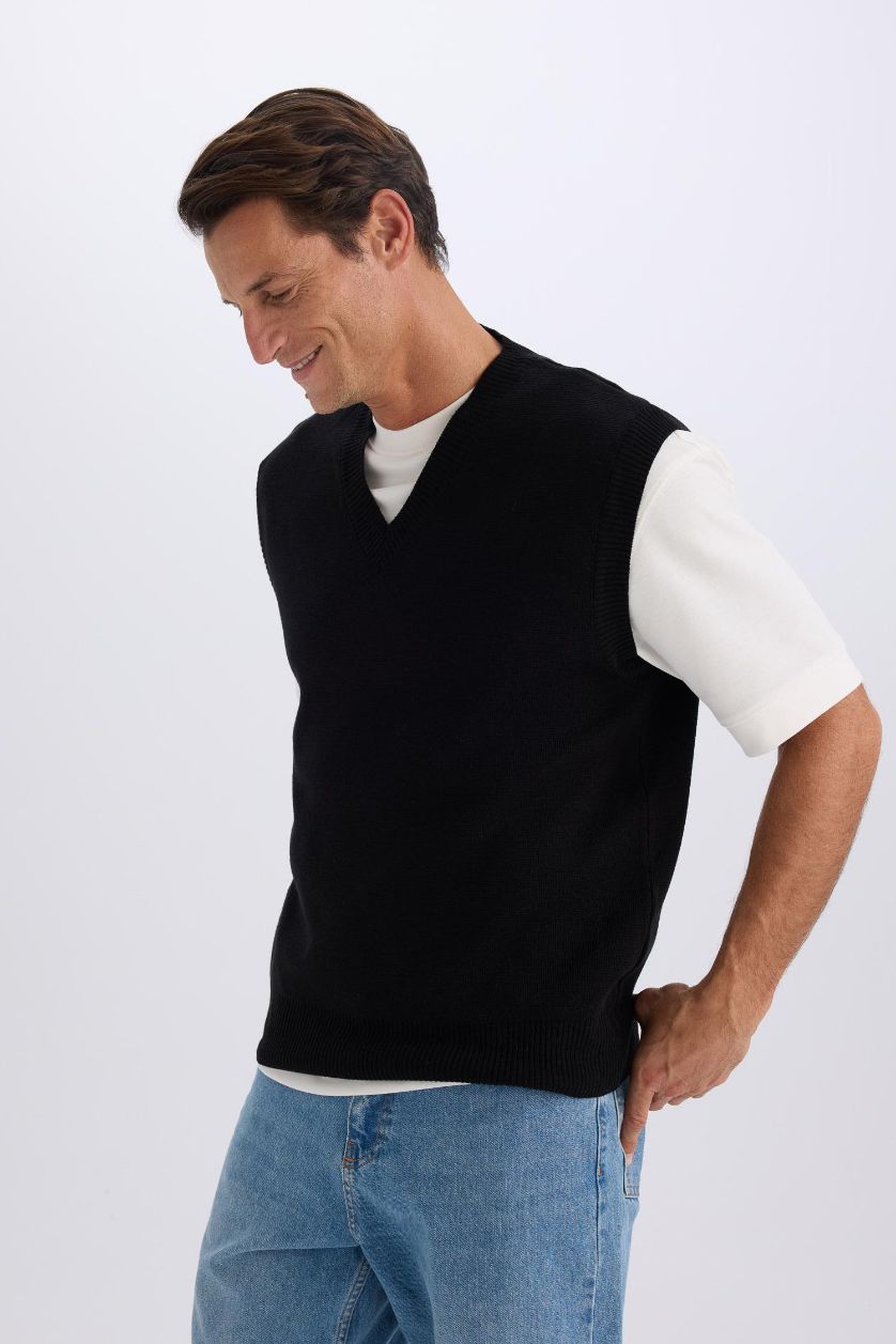 Erkek Siyah Standart Fit V Yaka Triko Basic Düz Süveter