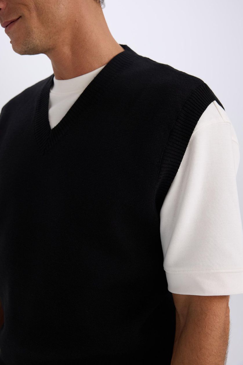 Erkek Siyah Standart Fit V Yaka Triko Basic Düz Süveter