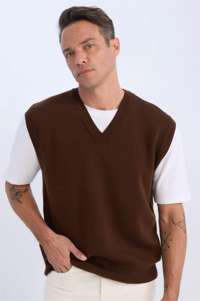 MAN Brown Standard Fit V-Neck Knitwear Pullover