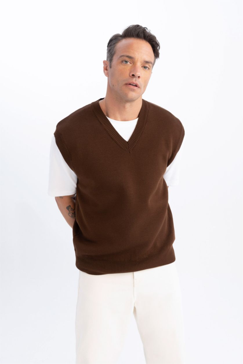 MAN Brown Standard Fit V-Neck Knitwear Pullover