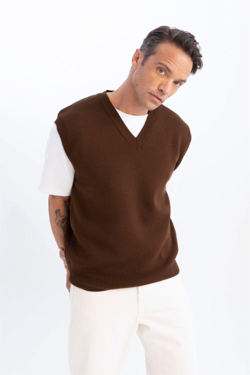 MAN Brown Standard Fit V-Neck Knitwear Pullover