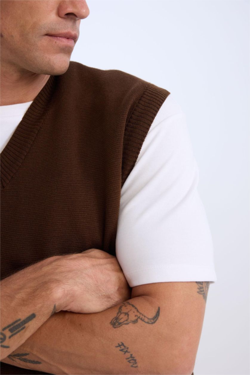 MAN Brown Standard Fit V-Neck Knitwear Pullover